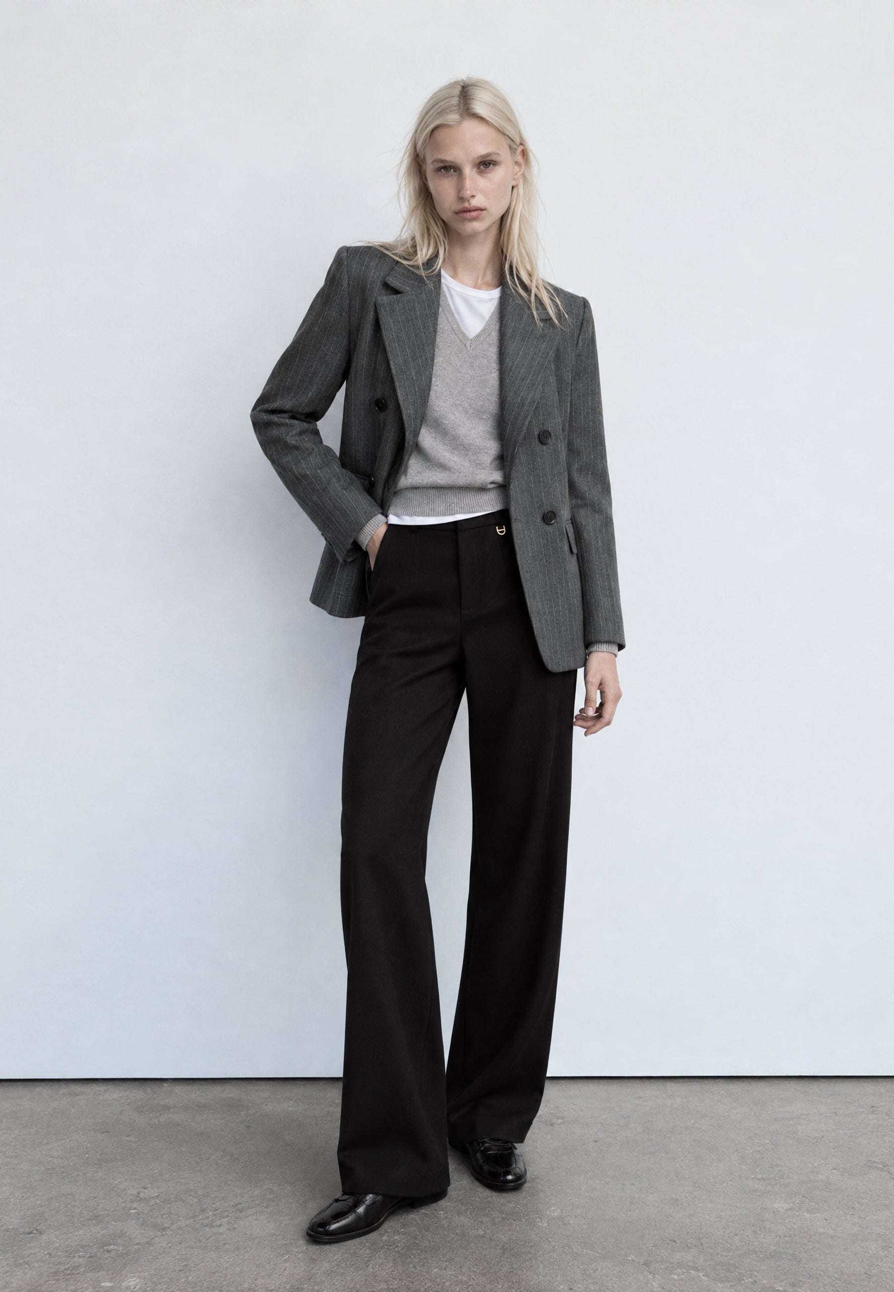 06T0102BLACK1.jpg